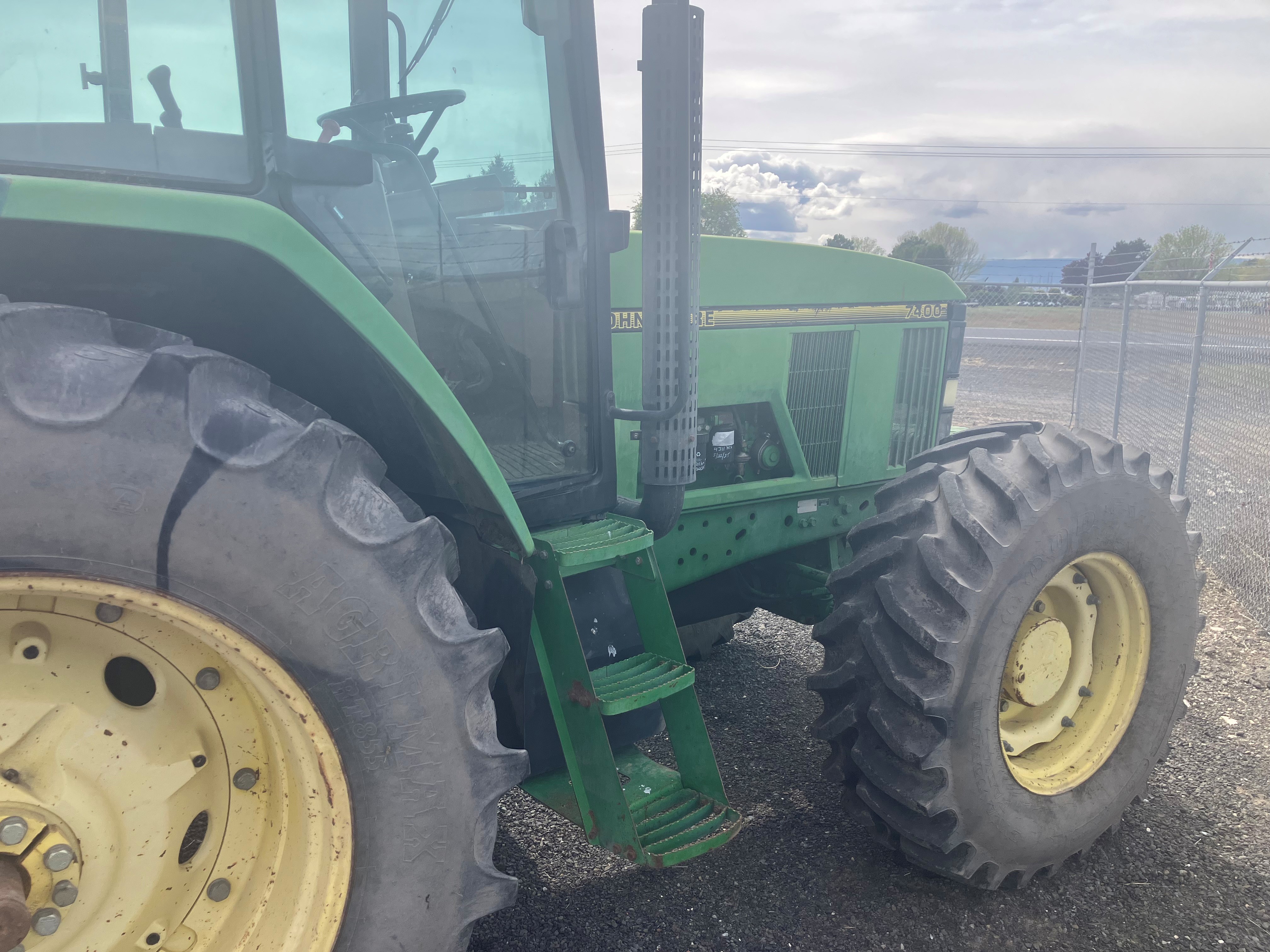 1995 John Deere 7400 Tractor
