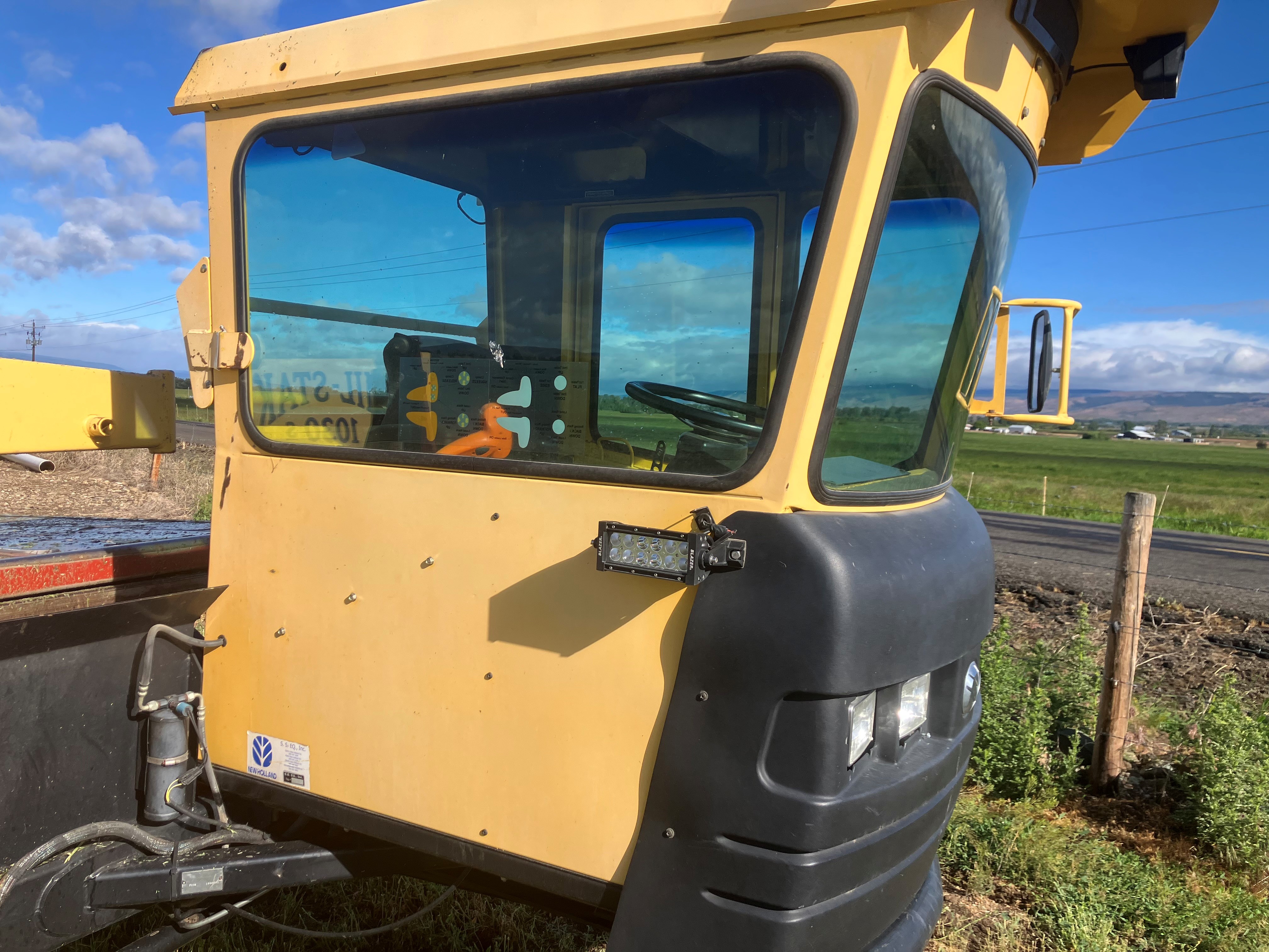 New Holland BW28 Bale Wagon