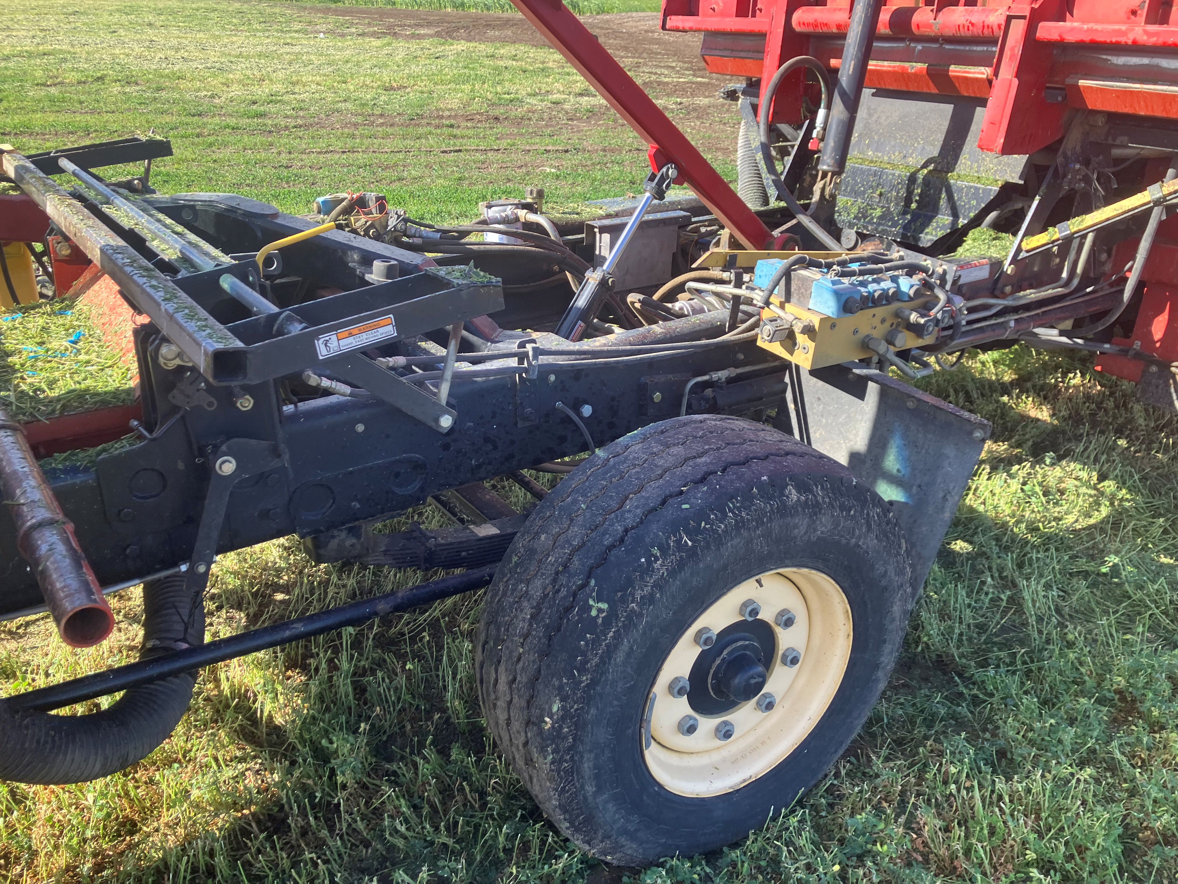 New Holland BW28 Bale Wagon