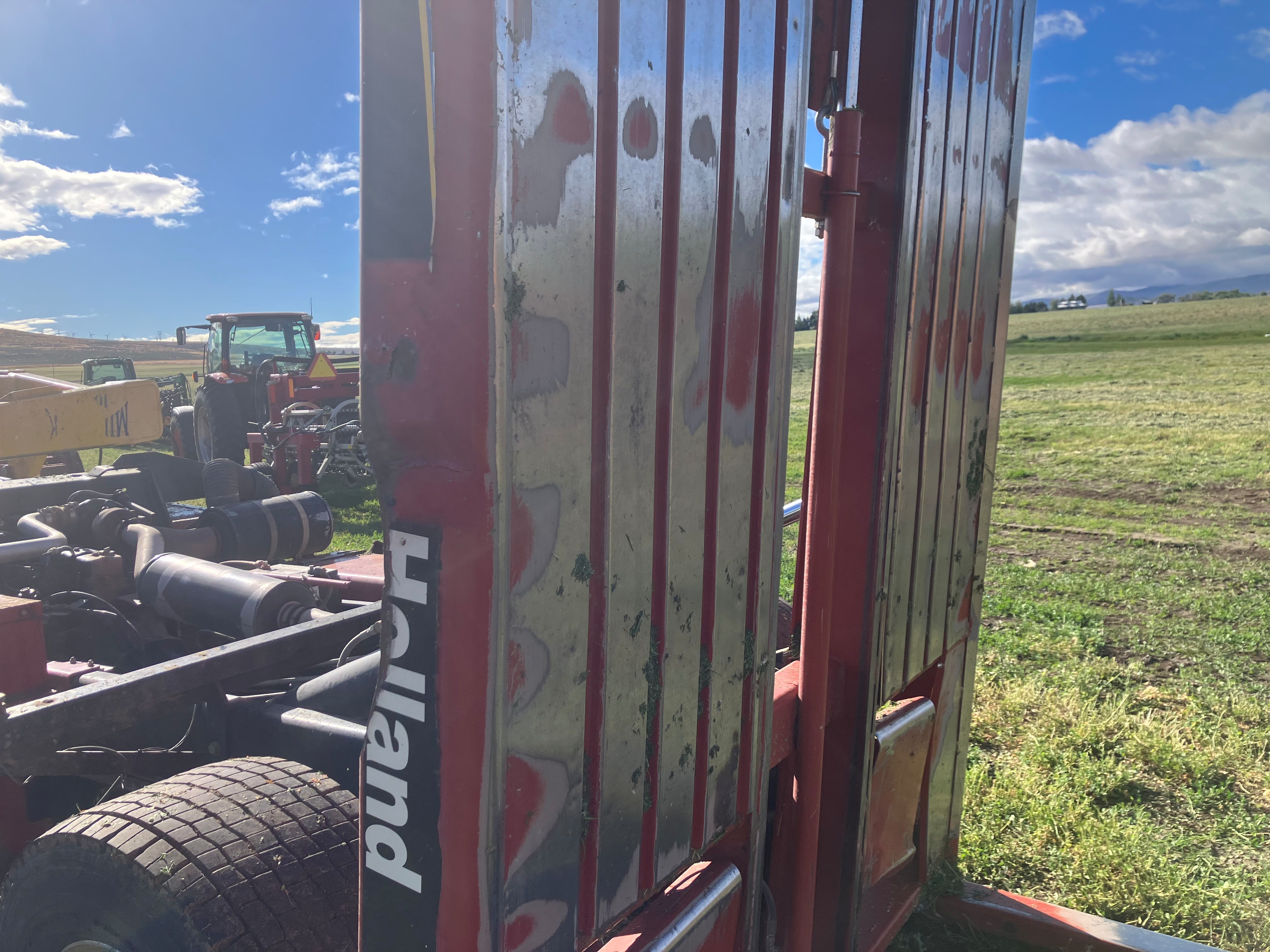 New Holland BW28 Bale Wagon