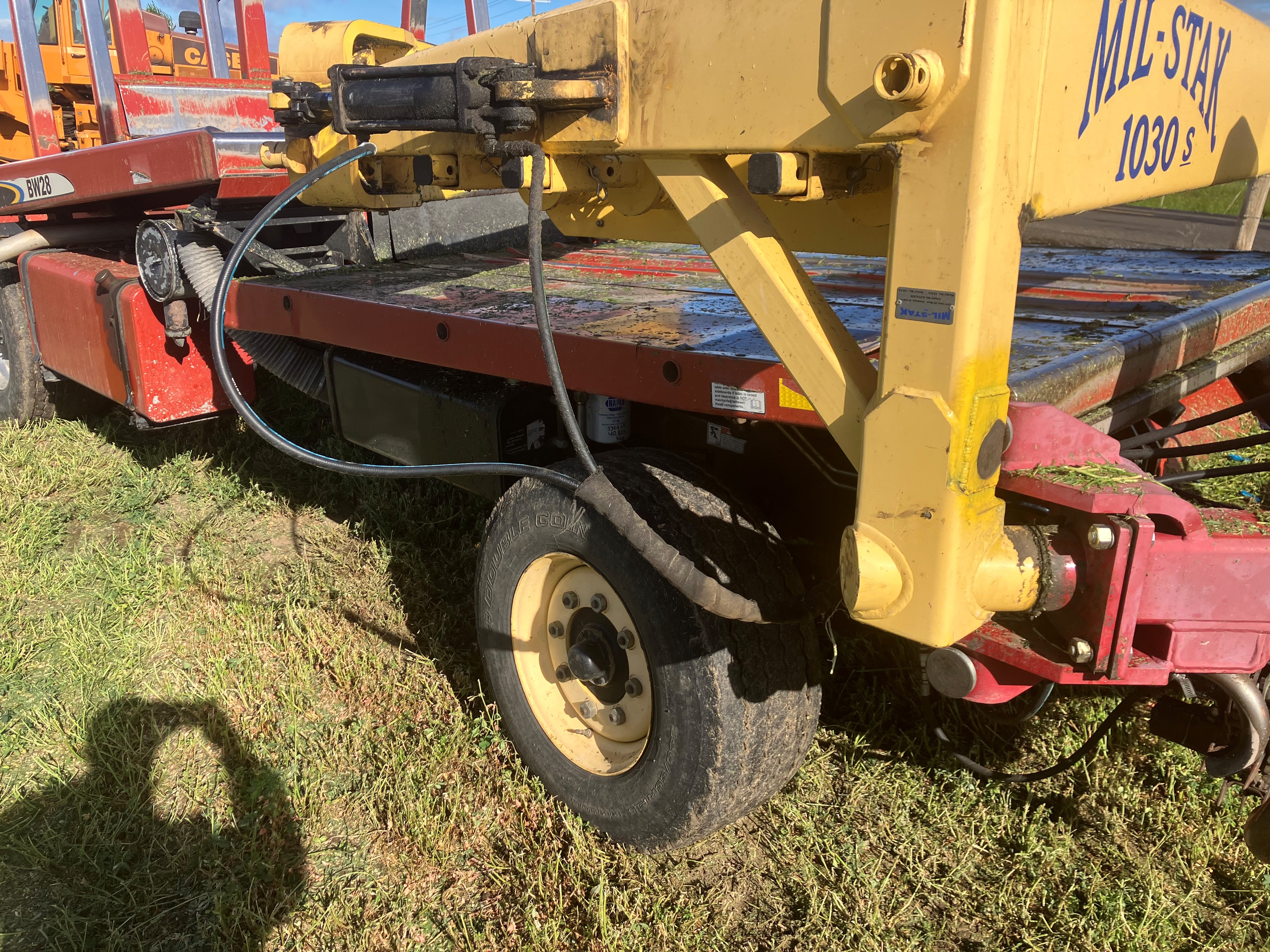 New Holland BW28 Bale Wagon