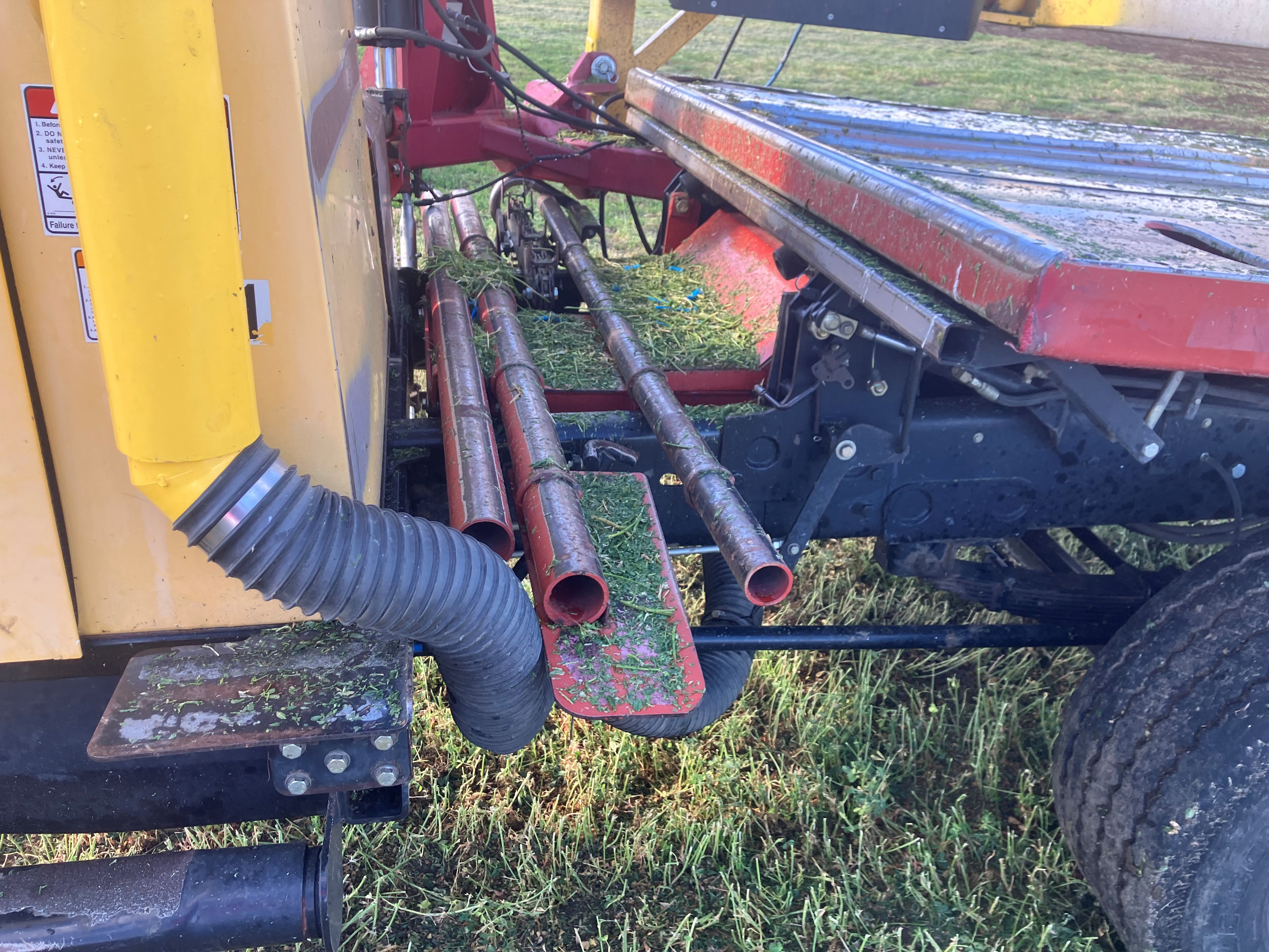 New Holland BW28 Bale Wagon