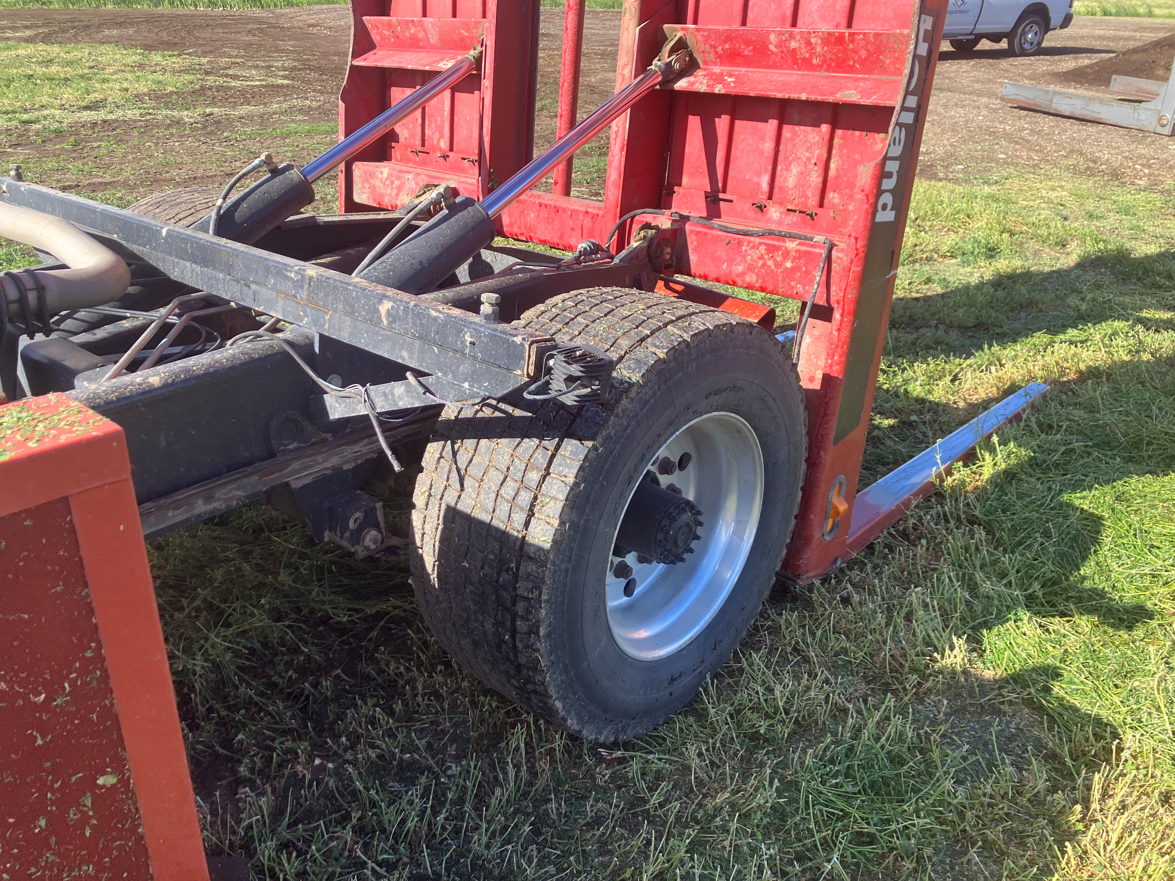 New Holland BW28 Bale Wagon