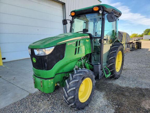 2018 John Deere 5090GN Tractor