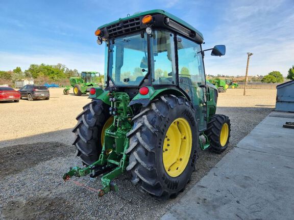 2018 John Deere 5090GN Tractor