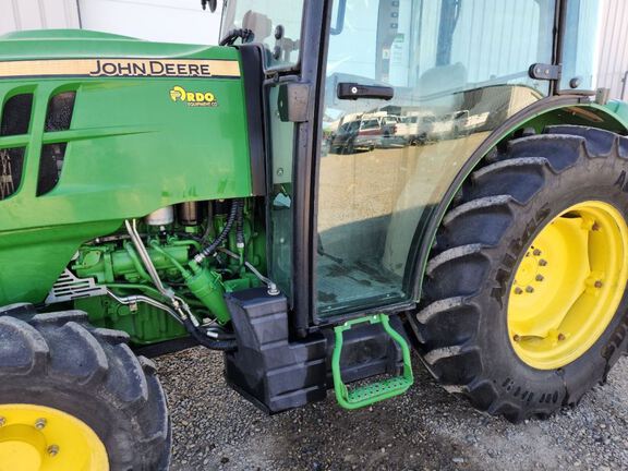 2018 John Deere 5090GN Tractor