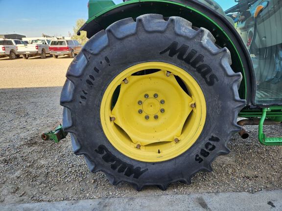 2018 John Deere 5090GN Tractor