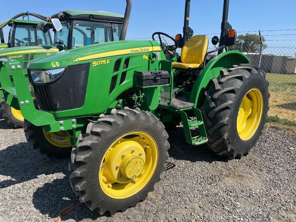 2019 John Deere 5075E Tractor