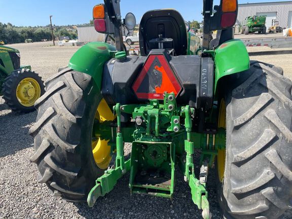 2019 John Deere 5075E Tractor