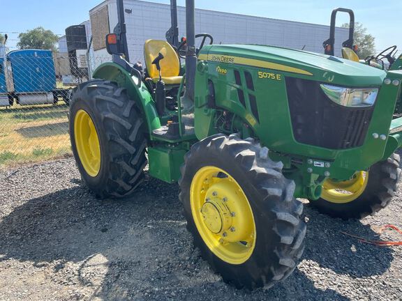 2019 John Deere 5075E Tractor