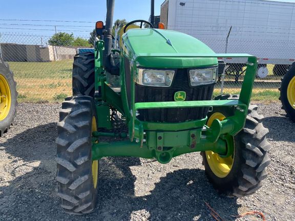 2019 John Deere 5075E Tractor