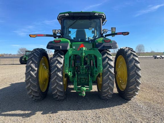2023 John Deere 8R 370 Tractor