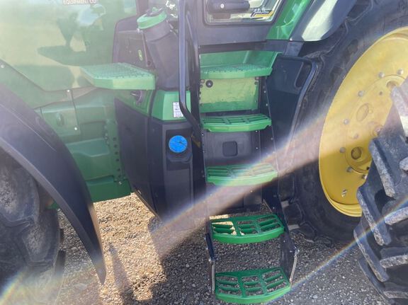 2023 John Deere 8R 370 Tractor