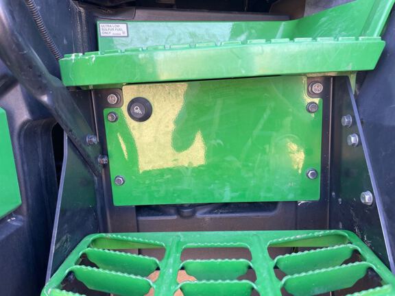 2023 John Deere 8R 370 Tractor