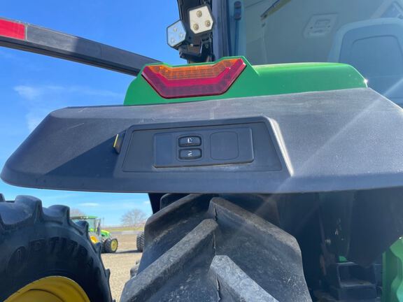 2023 John Deere 8R 370 Tractor