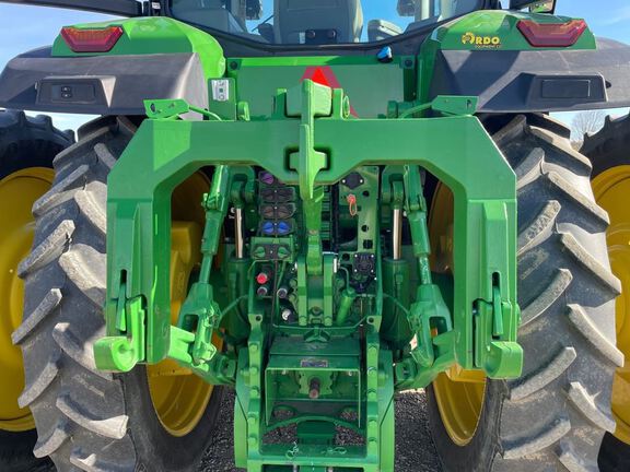 2023 John Deere 8R 370 Tractor
