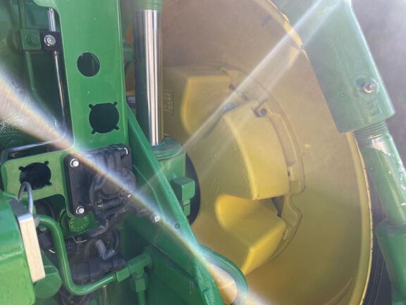 2023 John Deere 8R 370 Tractor