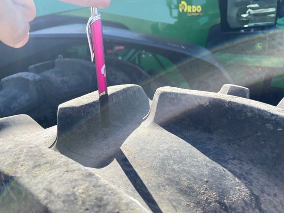 2023 John Deere 8R 370 Tractor