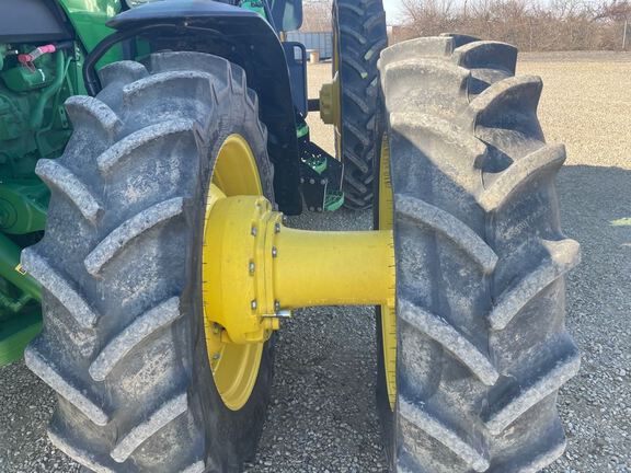 2023 John Deere 8R 370 Tractor