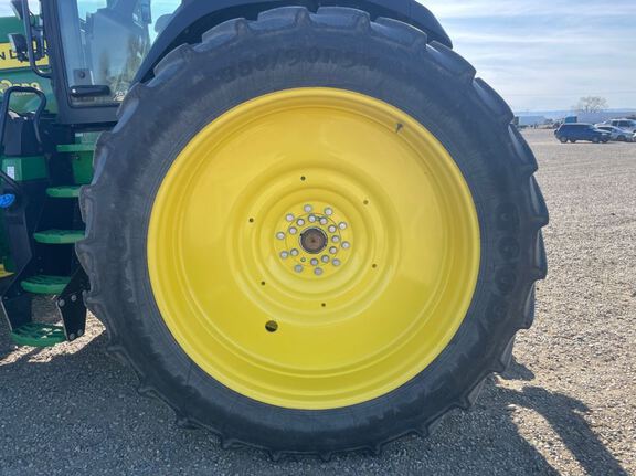 2023 John Deere 8R 370 Tractor