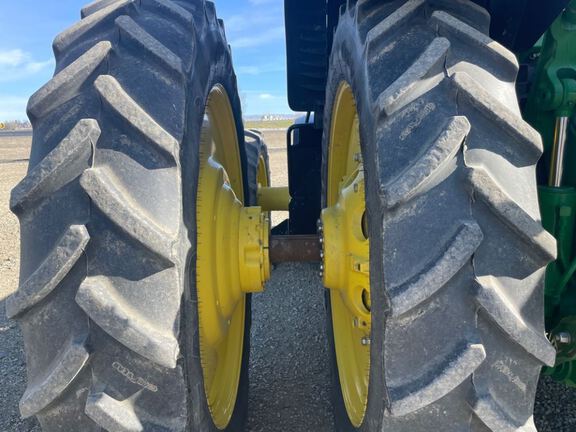 2023 John Deere 8R 370 Tractor