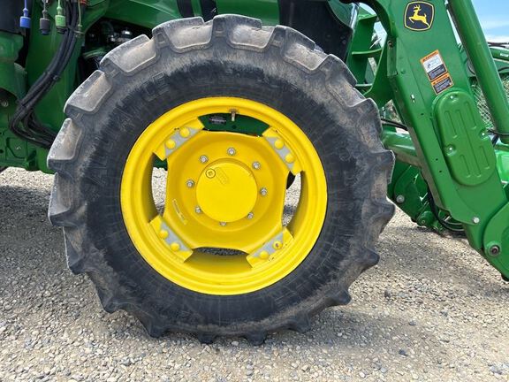 2022 John Deere 5115M Tractor