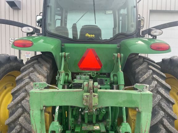 2011 John Deere 7215R Tractor