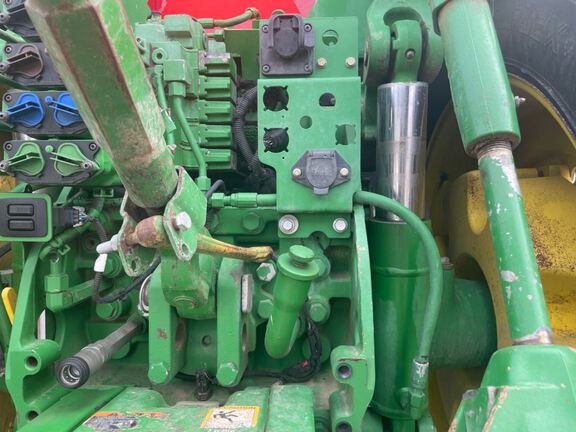 2011 John Deere 7215R Tractor