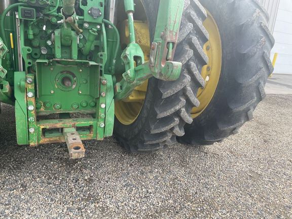 2011 John Deere 7215R Tractor