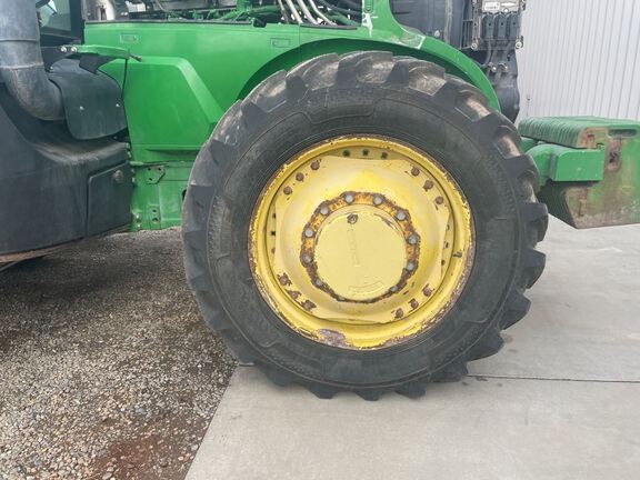2011 John Deere 7215R Tractor