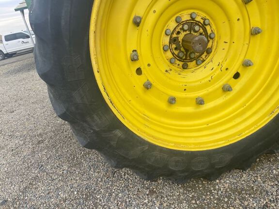 2011 John Deere 7215R Tractor