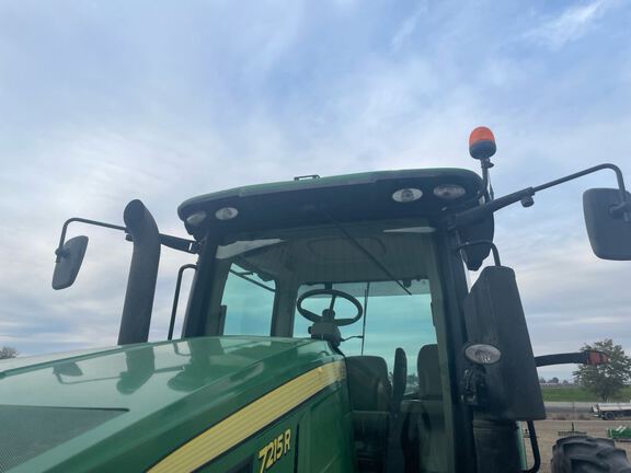2011 John Deere 7215R Tractor