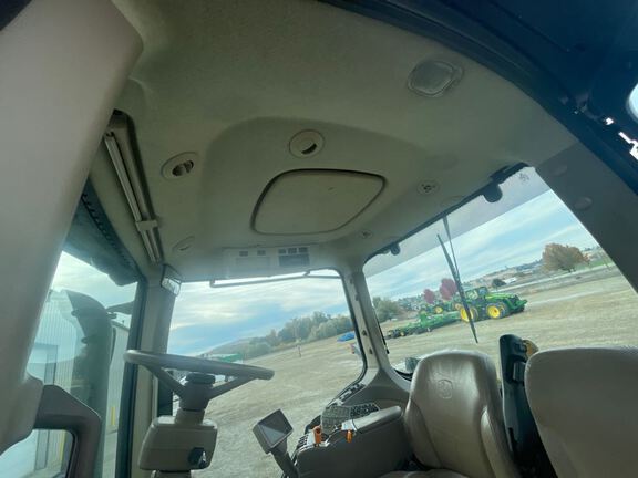 2011 John Deere 7215R Tractor