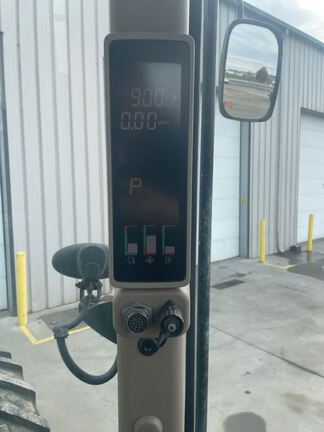 2011 John Deere 7215R Tractor