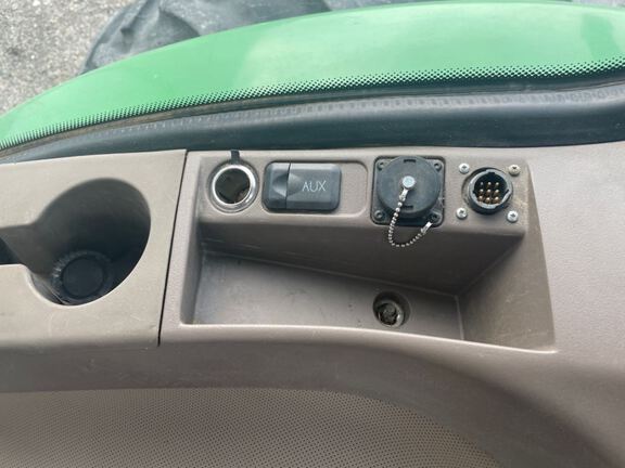 2011 John Deere 7215R Tractor