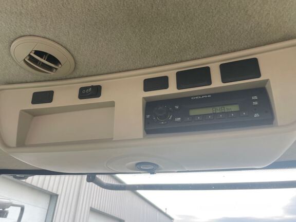 2011 John Deere 7215R Tractor