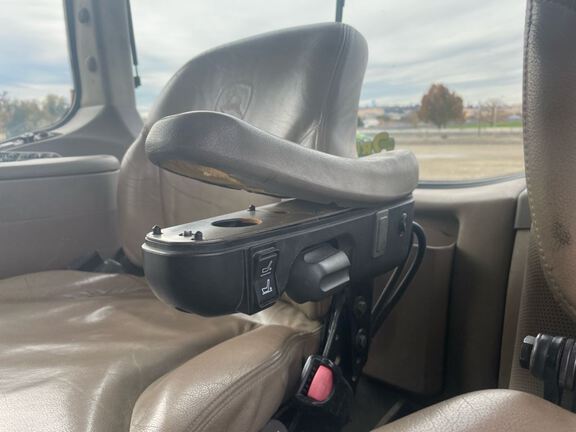 2011 John Deere 7215R Tractor