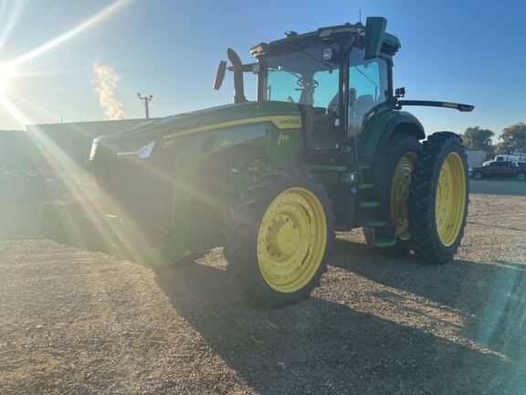 2022 John Deere 8R 250 Tractor