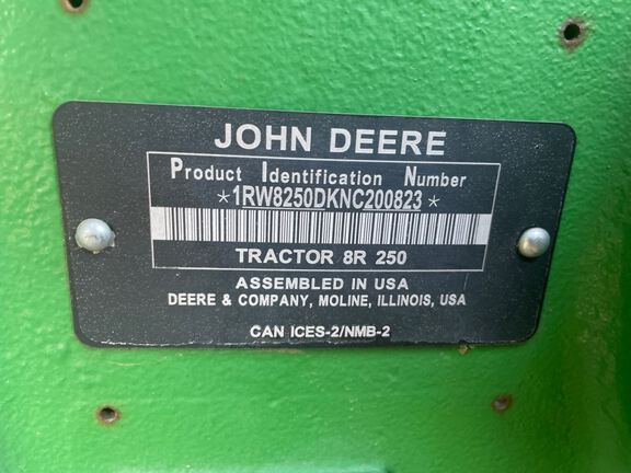 2022 John Deere 8R 250 Tractor