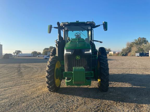2022 John Deere 8R 250 Tractor