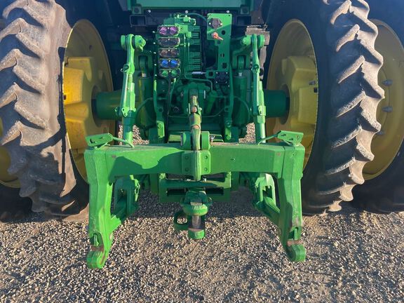 2022 John Deere 8R 250 Tractor