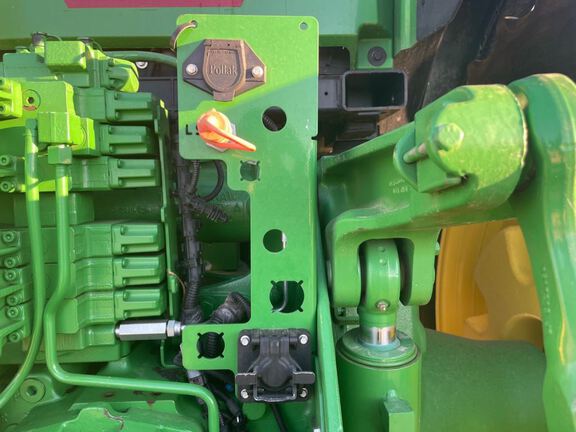 2022 John Deere 8R 250 Tractor