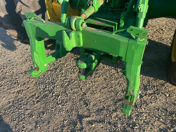 2022 John Deere 8R 250 Tractor