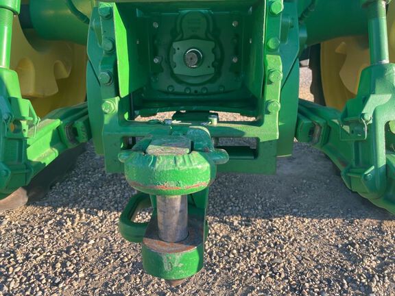 2022 John Deere 8R 250 Tractor