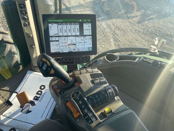 2022 John Deere 8R 250 Tractor