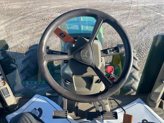 2022 John Deere 8R 250 Tractor