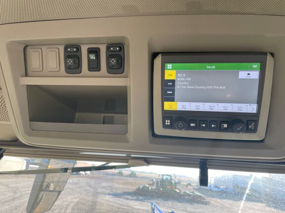 2022 John Deere 8R 250 Tractor