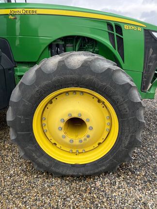 2019 John Deere 8370R Tractor
