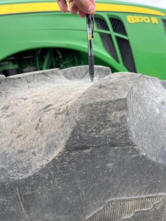 2019 John Deere 8370R Tractor