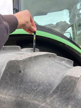 2019 John Deere 8370R Tractor